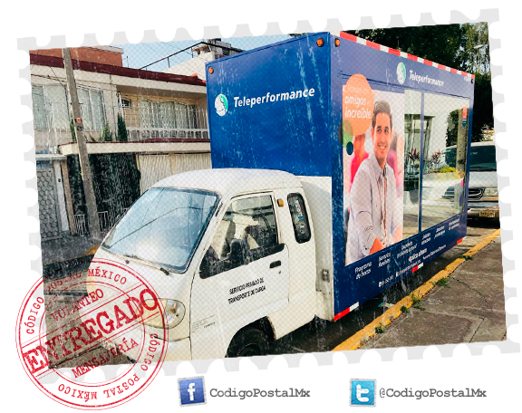 valla movil con vitrina para reclutamiento de personal operativo